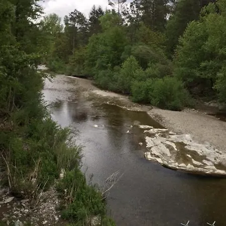 Logis La Riviere 2*