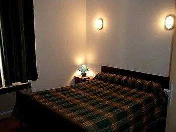 Otel Logis La Riviere Alès